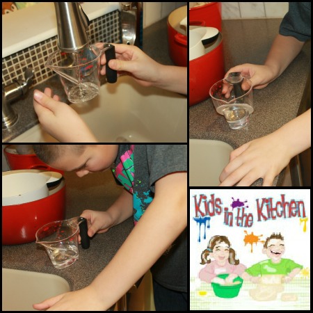 kids measuring in the kitchen, #kidsinthekitchen