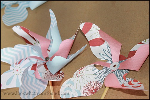 Paper Pinwheels in Mini Flowerpots 