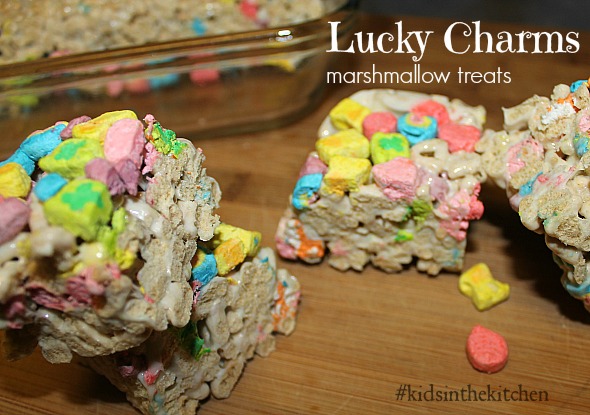 Lucky Charms Marshmallow Treats #recipe #kidsinthekitchen #cereal #sweettreats