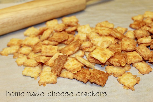 Homemade Cheese Crackers Recipe #KidsintheKitchen